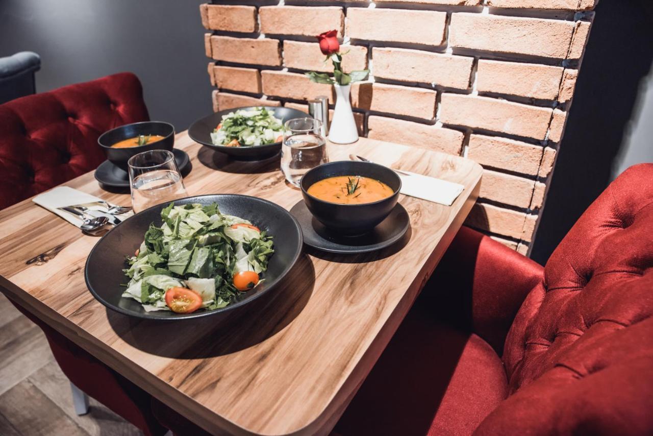 Tymbris Hotel 3*