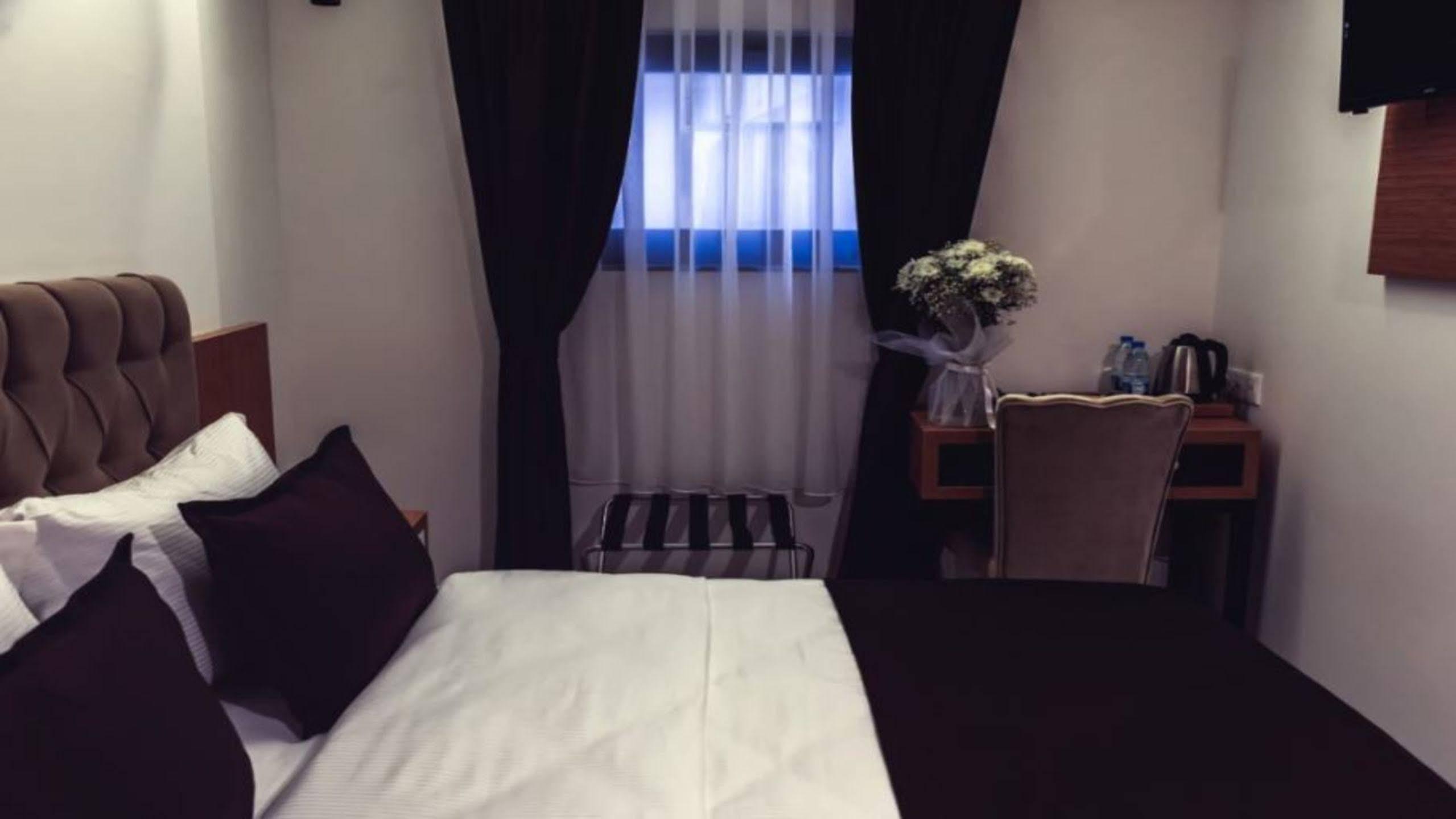 Tymbris Hotel